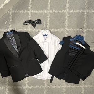 Perry Ellis “Trent” Tuxedo (Boys Size 2)